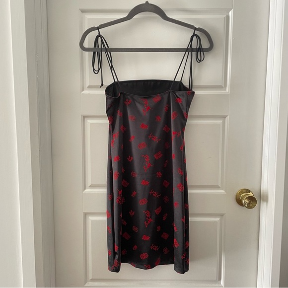 URBAN OUTFITTERS Motel Mini Bodycon Dress Black and Red motif, Size MEDIUM - Picture 2 of 4